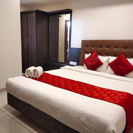 Hotel Golden Amulya Rest Wings Yelahanka Kültér fotó