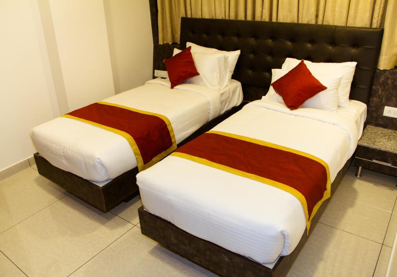 Hotel Golden Amulya Rest Wings Yelahanka Kültér fotó