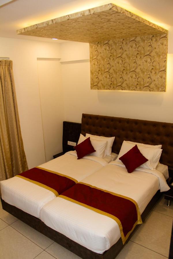 Hotel Golden Amulya Rest Wings Yelahanka Kültér fotó