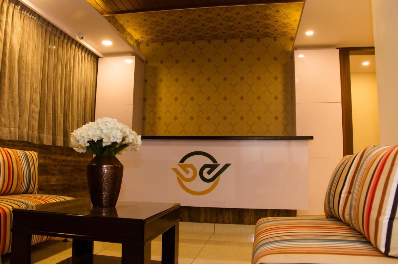 Hotel Golden Amulya Rest Wings Yelahanka Kültér fotó